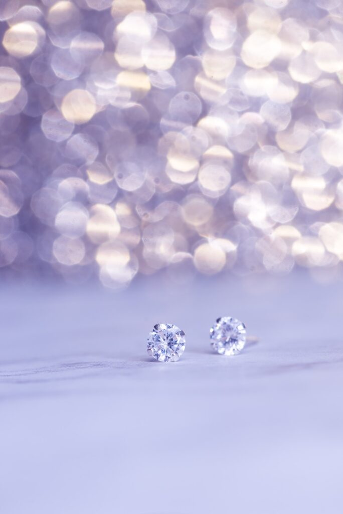 3 Signs of Authentic Diamond Earrings