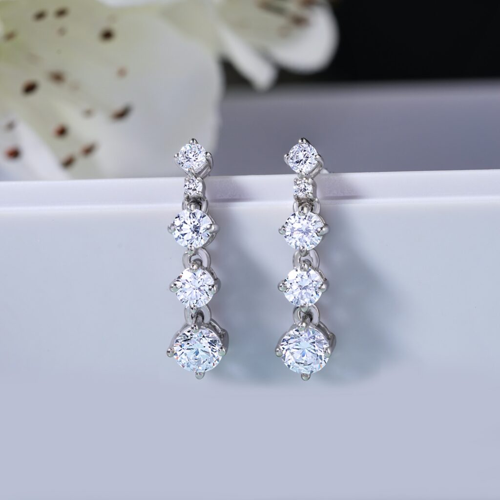 3 Signs of Authentic Diamond Earrings