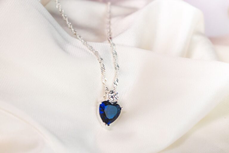 Read more about the article 8 Best Gemstone Heart Necklaces to Celebrate Your Anniversary