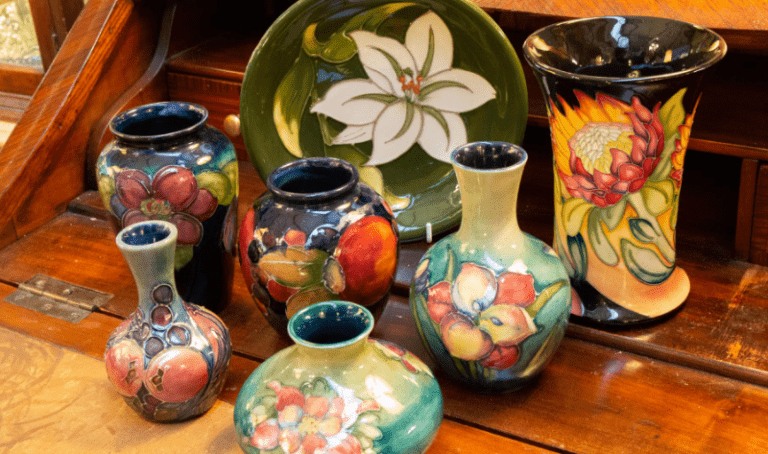 Read more about the article Moorcroft Pottery: 3 Top Examples Where Timeless Artistry Meets Modern Craftsmanship