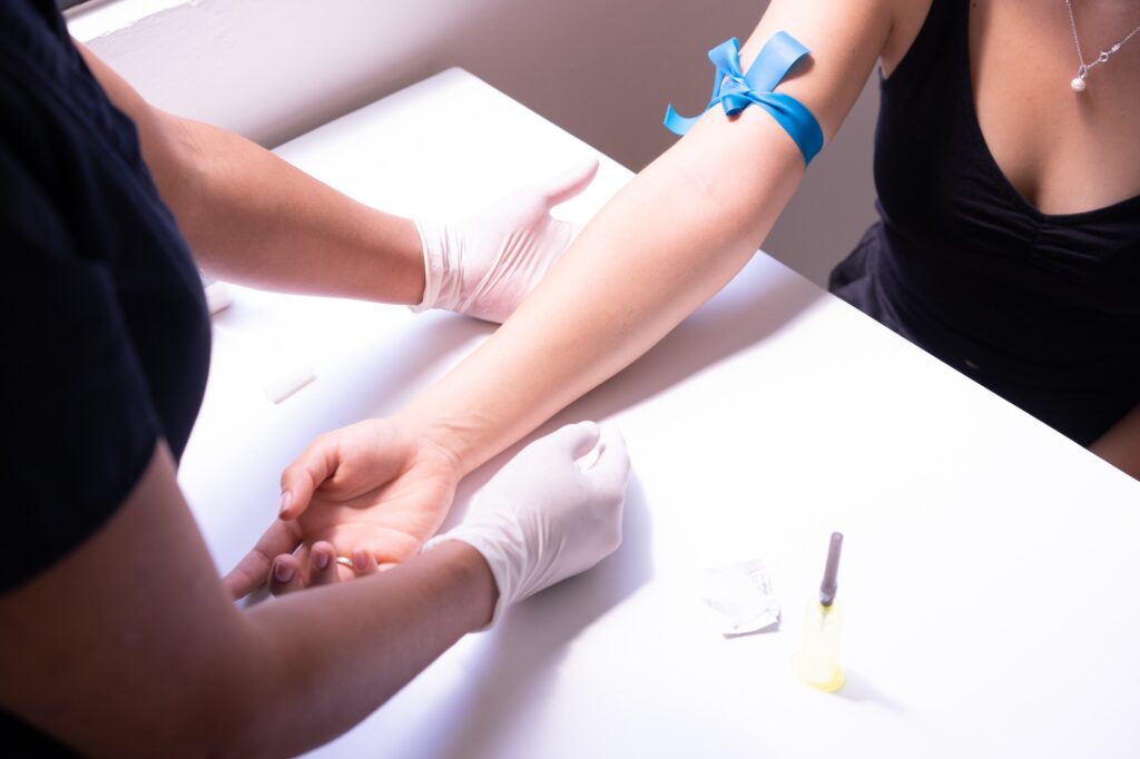 5 Essential Safety Principles for Phlebotomy Technicians to Prevent Infection | Health | Elle Blonde Luxury Lifestyle Destination Blog 