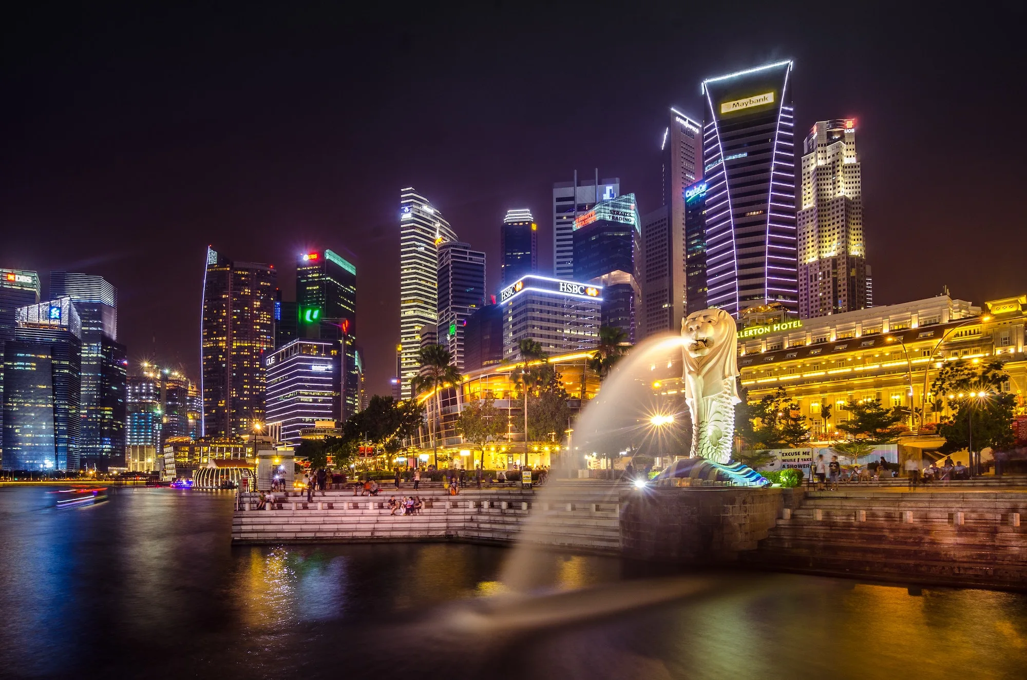Read more about the article 10 Amazing Places To Visit in Singapore With Friends