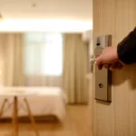 4 Tips To Choose A Secure Hotel Door