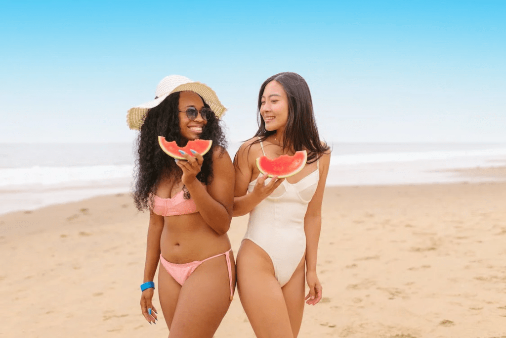 How Should a Swimsuit Fit? A Guide to Finding the Perfect One for You | Fashion | Elle Blonde Luxury Lifestyle Destination Blog