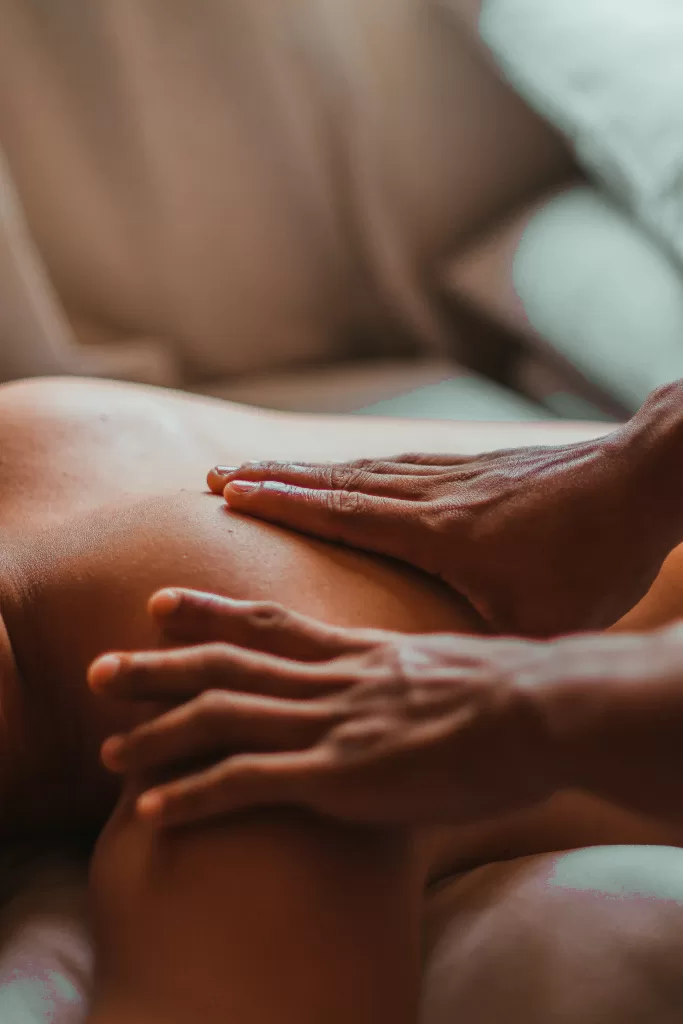 The Benefits of a Super Relaxing Four Hands Massage | Health | Elle Blonde Luxury Lifestyle Destination Blog