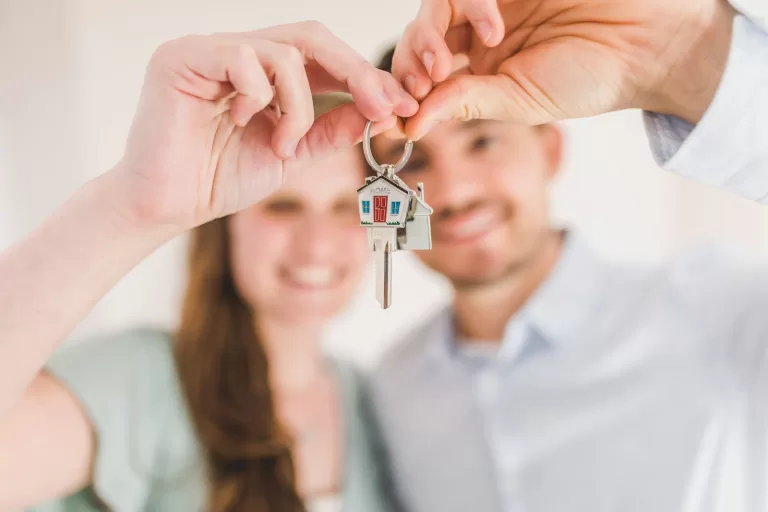 Read more about the article 10 Amazing Essential Tips for First-Time Home Buyers