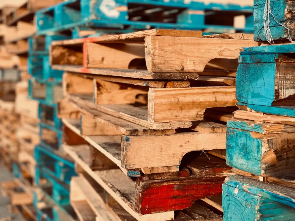 Upcycling for a Cause: Turning Pallets into Functional Dorm Furniture | Home Interiors | Elle Blonde Luxury Lifestyle Destination Blog