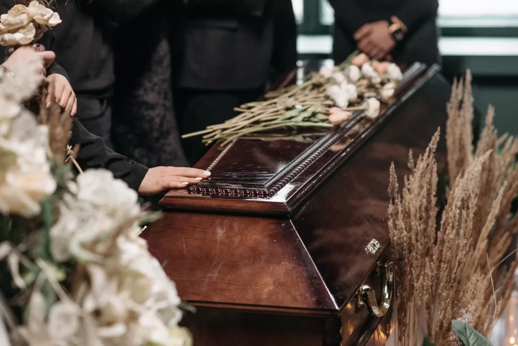 Organizing A Funeral Service: How To Ensure The Day Goes Smoothly | Life | Elle Blonde Luxury Lifestyle Destination Blog