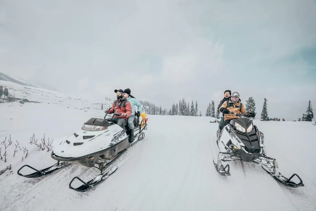 Riding a Snowmobile: The Ultimate Beginner’s Guide | Ski and Sport | Elle Blonde Luxury Lifestyle Destination Blog