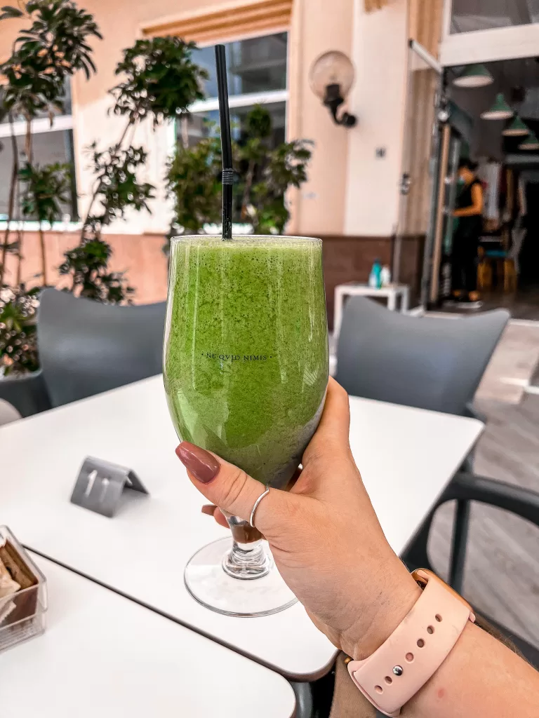 Makai Green Juice La Zenia | 25 Amazing Things To Do Near Torrevieja, Alicante | Europe | Spain | Travel Tips | Elle Blonde Luxury Lifestyle Destination Blog