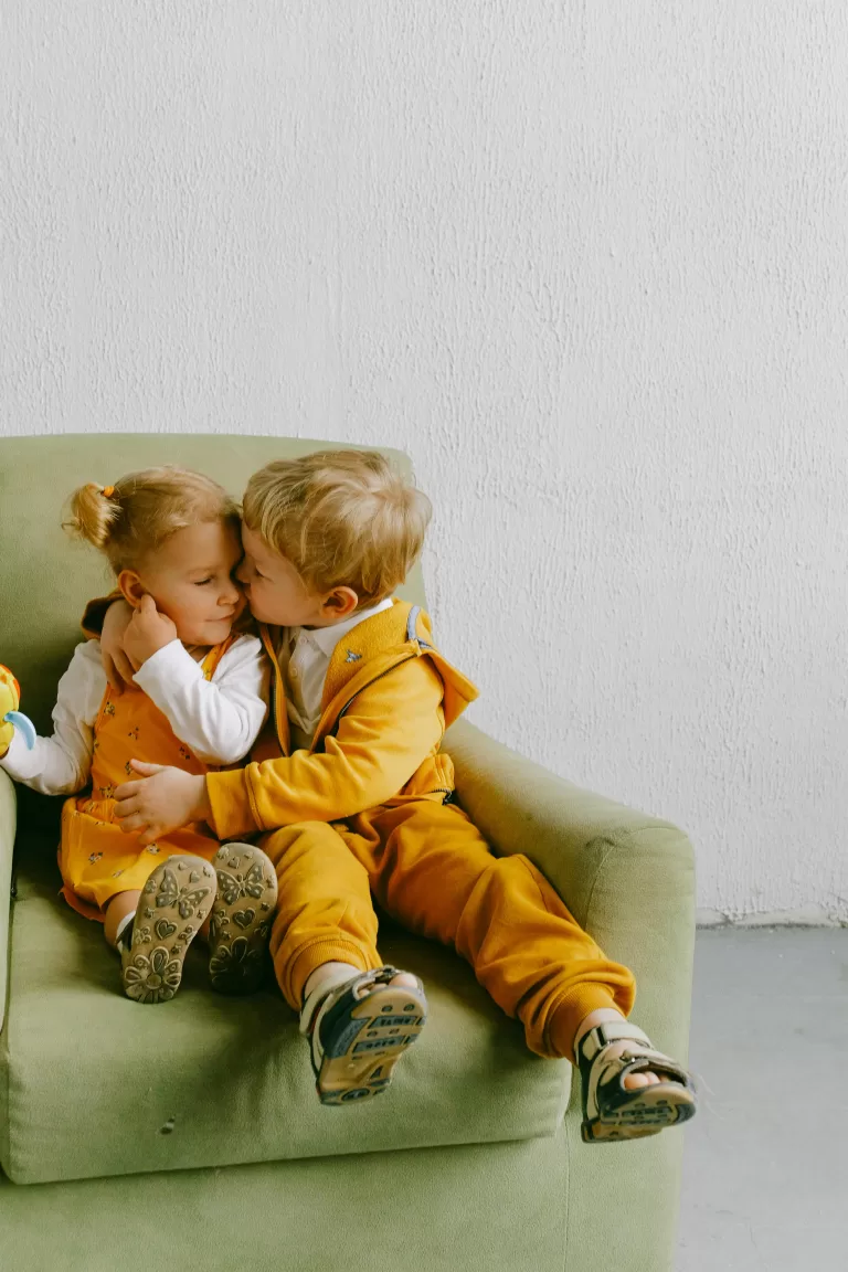 Read more about the article How To Support Siblings In Relocation, Divorce And Foster Care