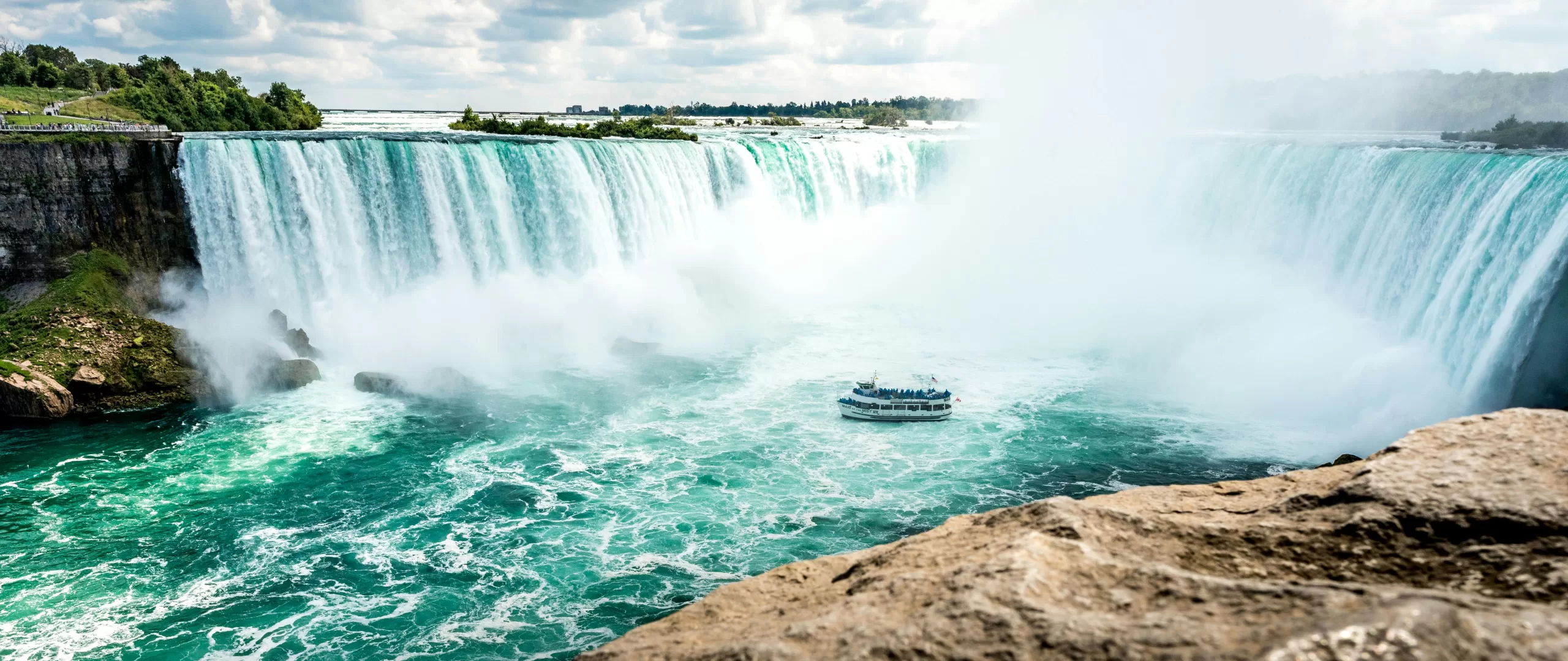Read more about the article Holiday To Canada: 5 Main Attractions And Activities