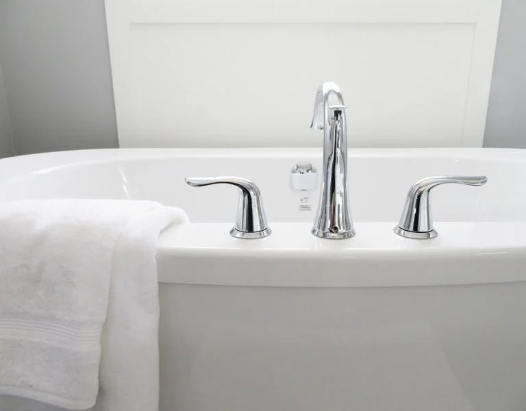 bathtub-treacle-moon-bubblebath-tesco-bath-shower-gel-elle-blonde-luxury-lifestyle-destination-blog
