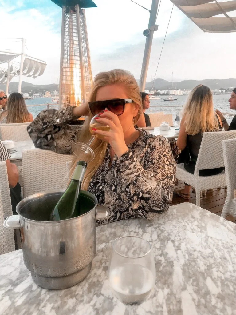 Common Misconceptions About Blogging 3 Polarized vs Non-Polarized Sunglasses | What's the difference? | Elle Blonde Luxury Lifestyle Destination Blog