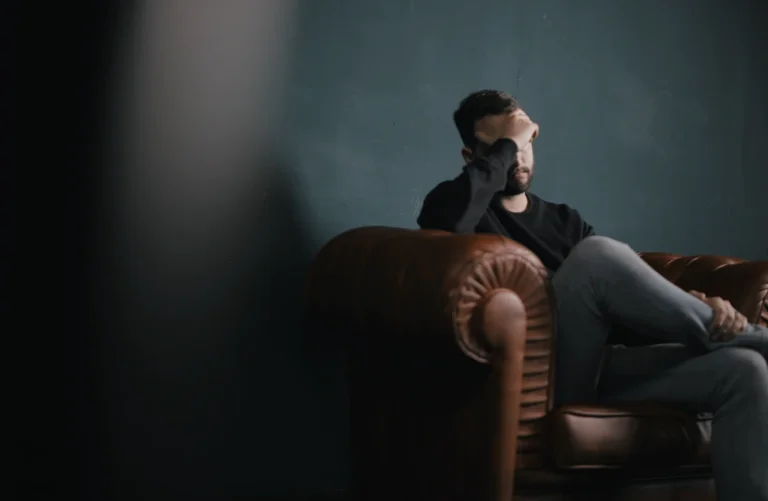 Mental Health Tips: How To Manage Your Anxiety And Stress Levels | Mental Health | Elle Blonde Luxury Lifestyle Destination Blog | Anxiety Medication | Bipolar Disorder | Reduce Anxiety