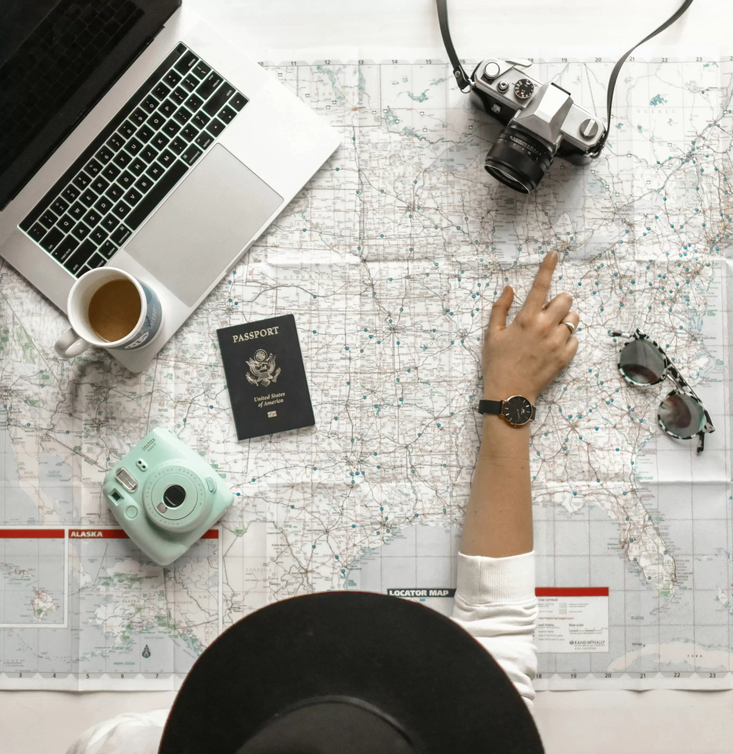 Luxury Travel Tech Essentials for the On-the-Go Casino Player