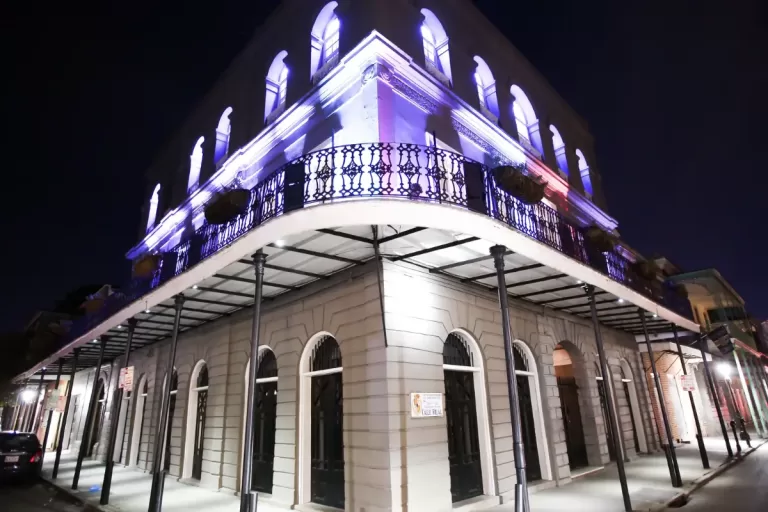 The LaLaurie Mansion – Copyright US Ghost Adventures | 5 Most Haunted Cities in the US. to Visit | Travel Tips | USA | elle blonde Luxury Lifestyle Destination Blog