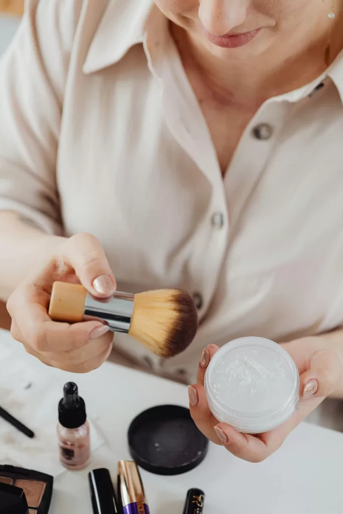 7 Simple Tips Stylish Women Always Freshen Up Before Landing 2 7 Simple Tips Stylish Women Always Freshen Up Before Landing | Travel Tips | Elle Blonde Luxury Lifestyle Destination Blog